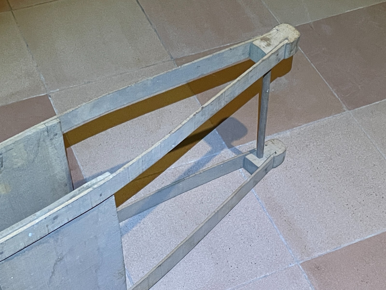 Artigianato Popolare: Antico Scaldaletto "monaco" In Legno Curvato