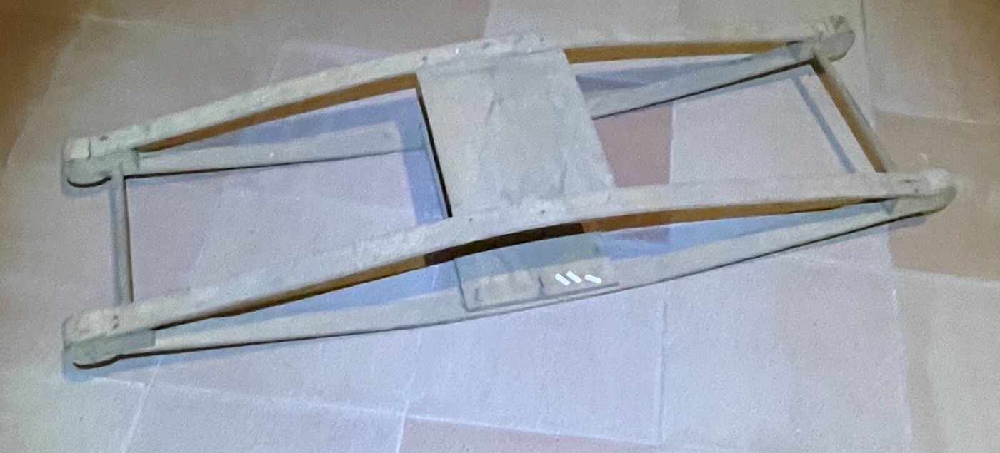 Artigianato Popolare: Antico Scaldaletto "monaco" In Legno Curvato