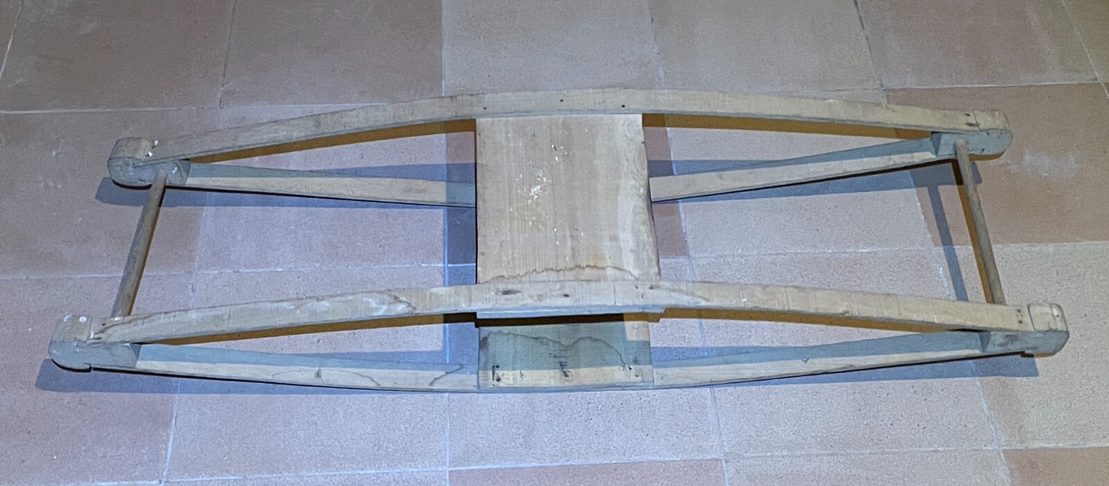 Artigianato Popolare: Antico Scaldaletto "monaco" In Legno Curvato