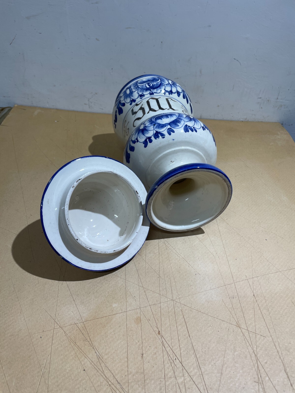 Soprammobile Decorativo In Ceramica A Forma Di Albarello Da Farmacia