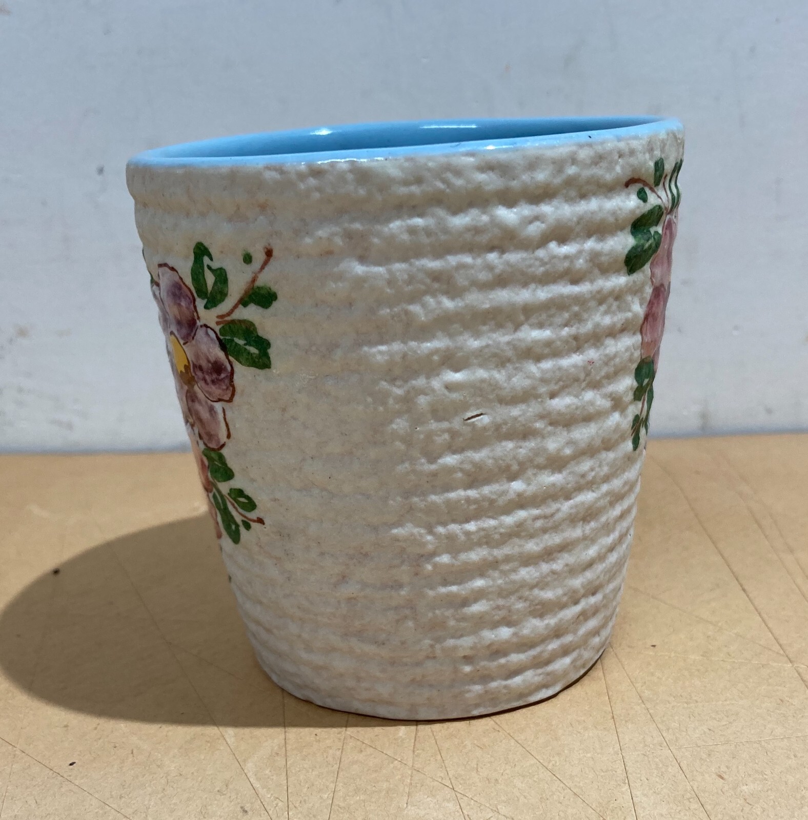 Arte, Design, Decorativo: Bicchiere Con Decoro Floreale In Ceramica Di Albisola
