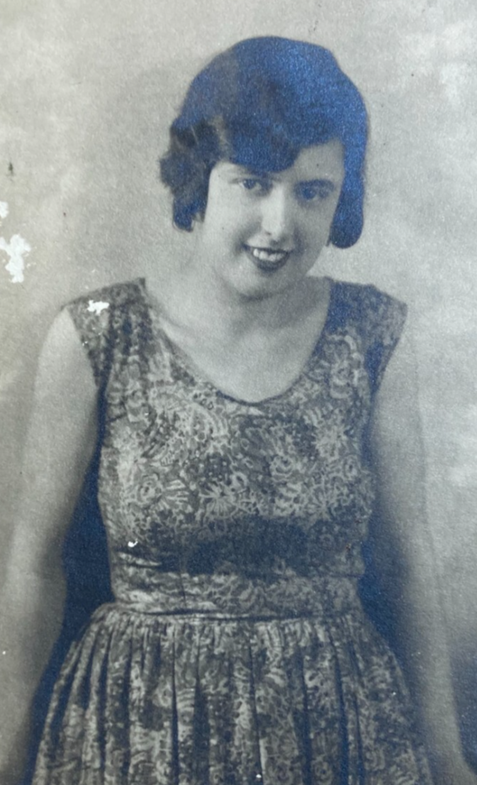 Abruzzo, Ritratto Di Giovane Donna, Fotografia Studio Lupi, Lanciano