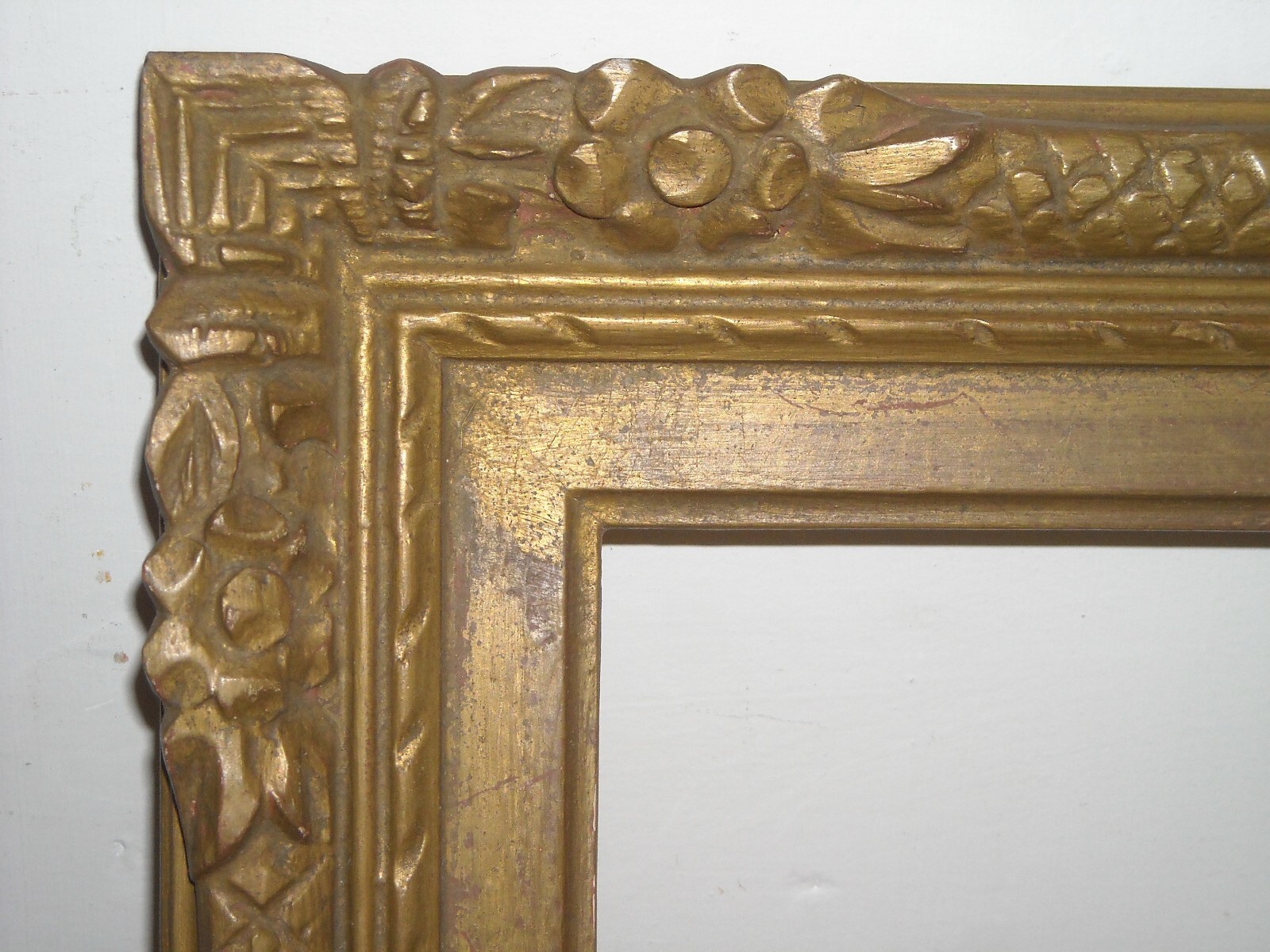 Cornice d'Epoca Decorativa Con Rilievi Floreali E Finitura Brunita