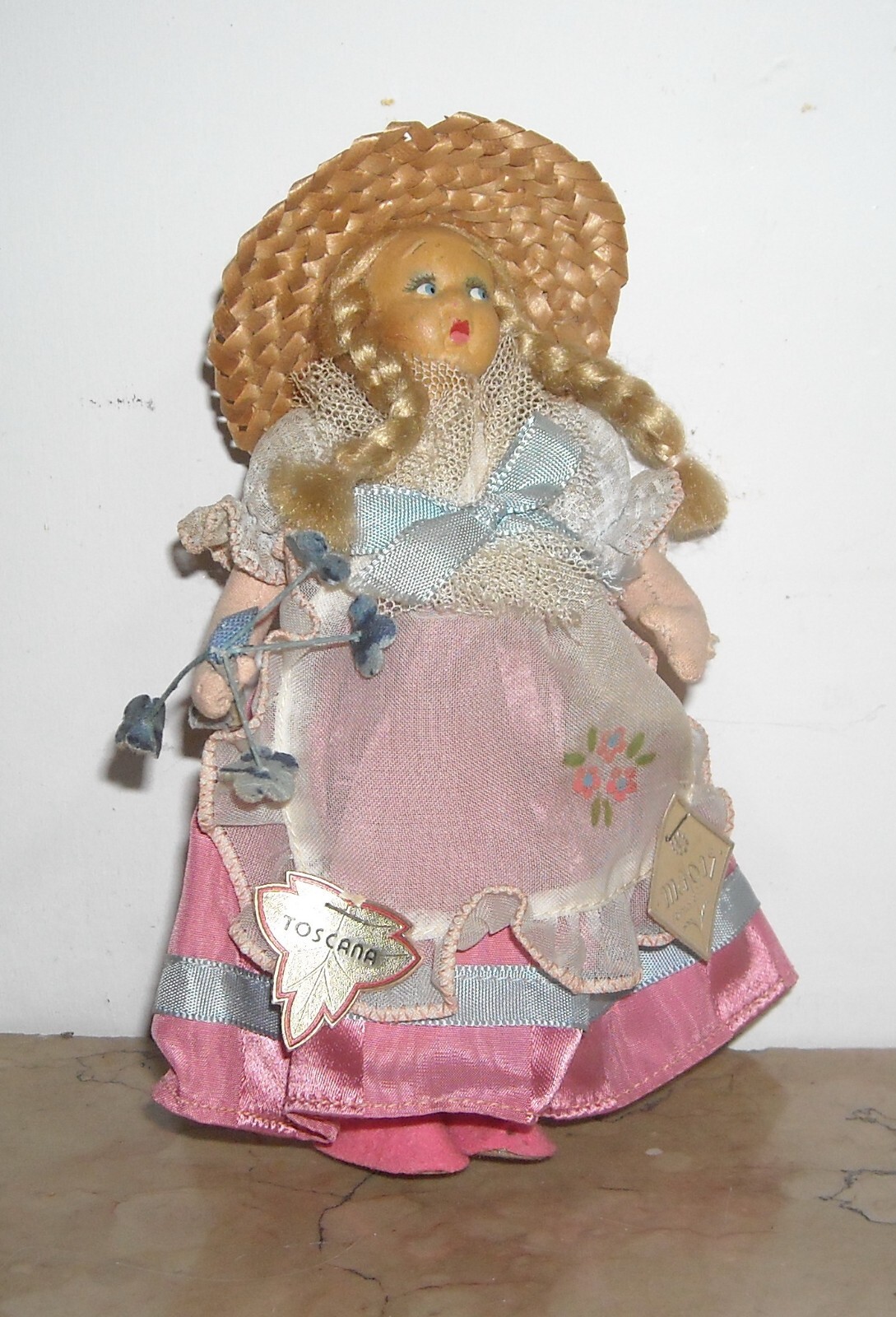 Folklore: Costumi Popolari, Toscana. Produzione Magis, Roma. Bambola Da Collezione d'Epoca