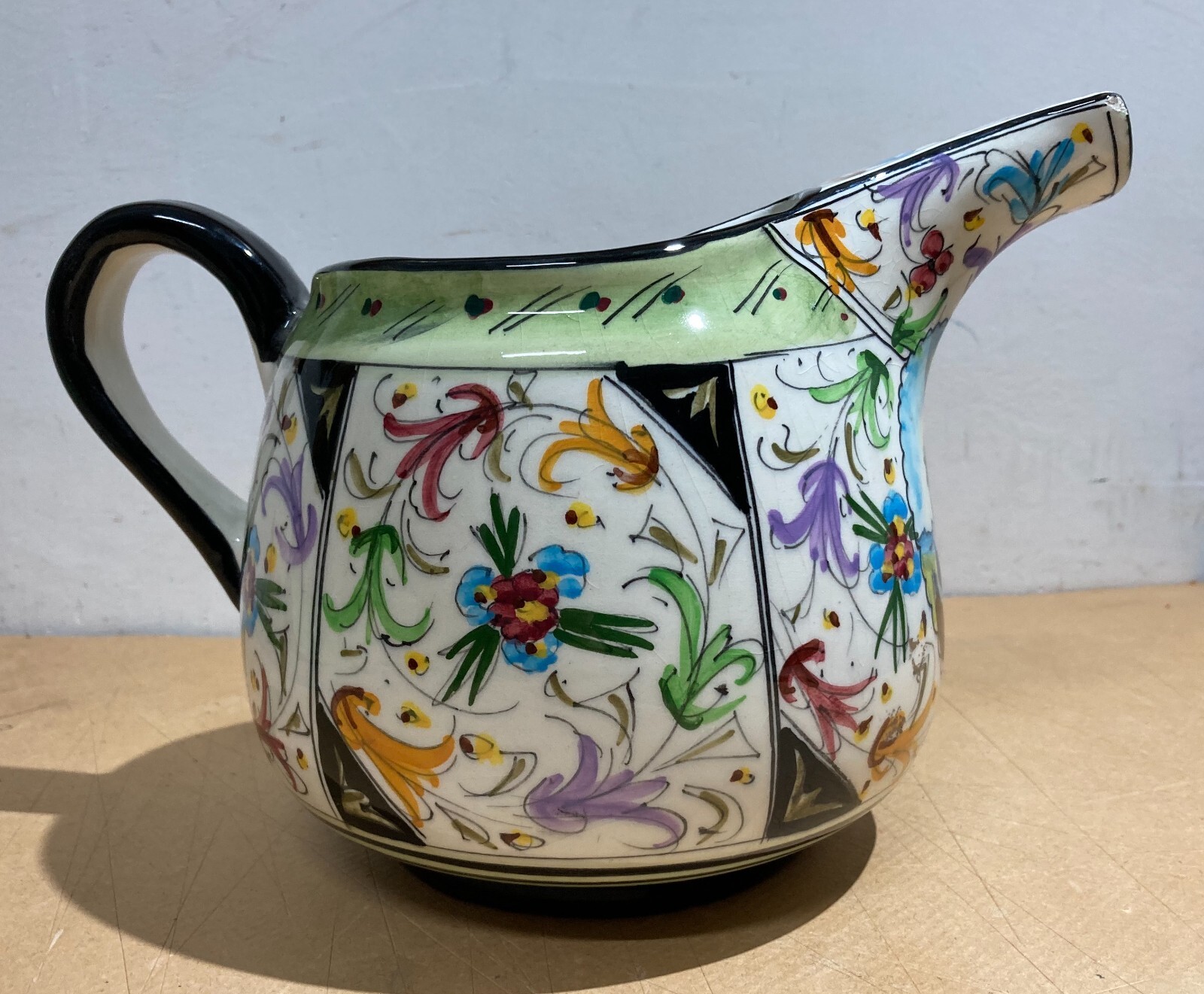 Soprammobile Decorativo In Ceramica Con Decori Floreali E Veduta Di San Marino