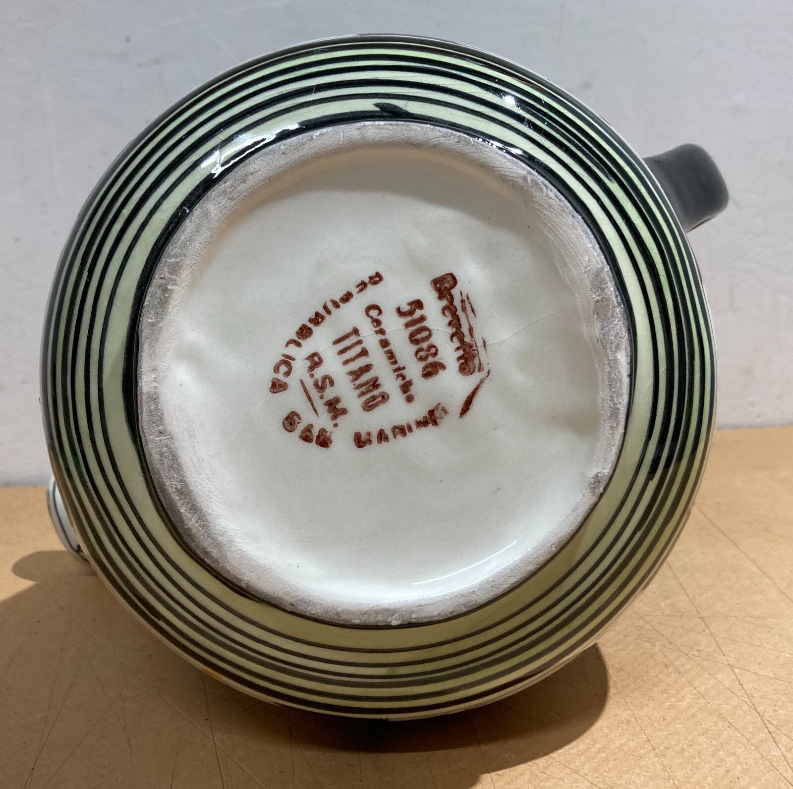 Soprammobile Decorativo In Ceramica Con Decori Floreali E Veduta Di San Marino