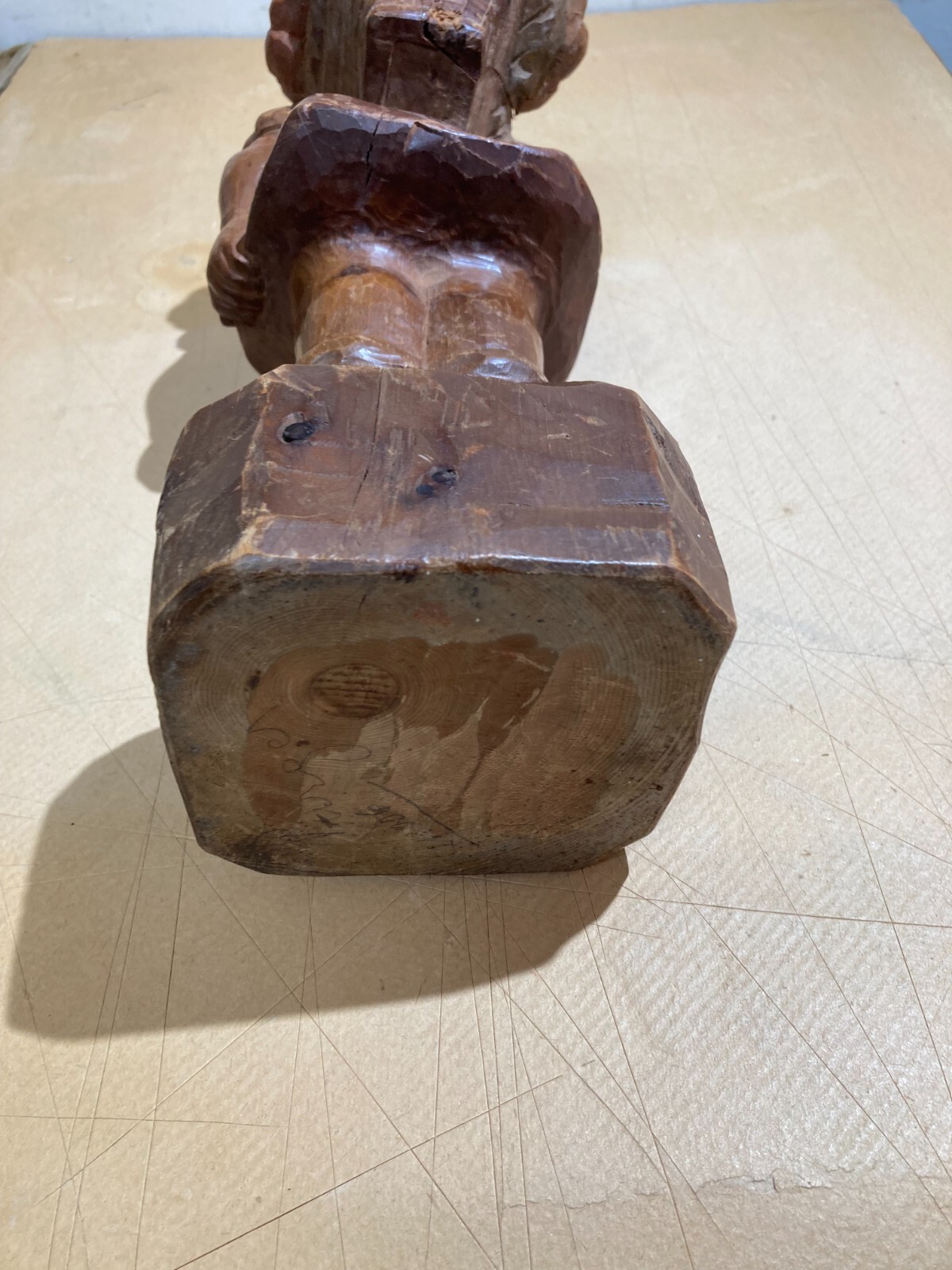 Scultura Artistica In Legno: Bimba Con Cesto Di Fiori