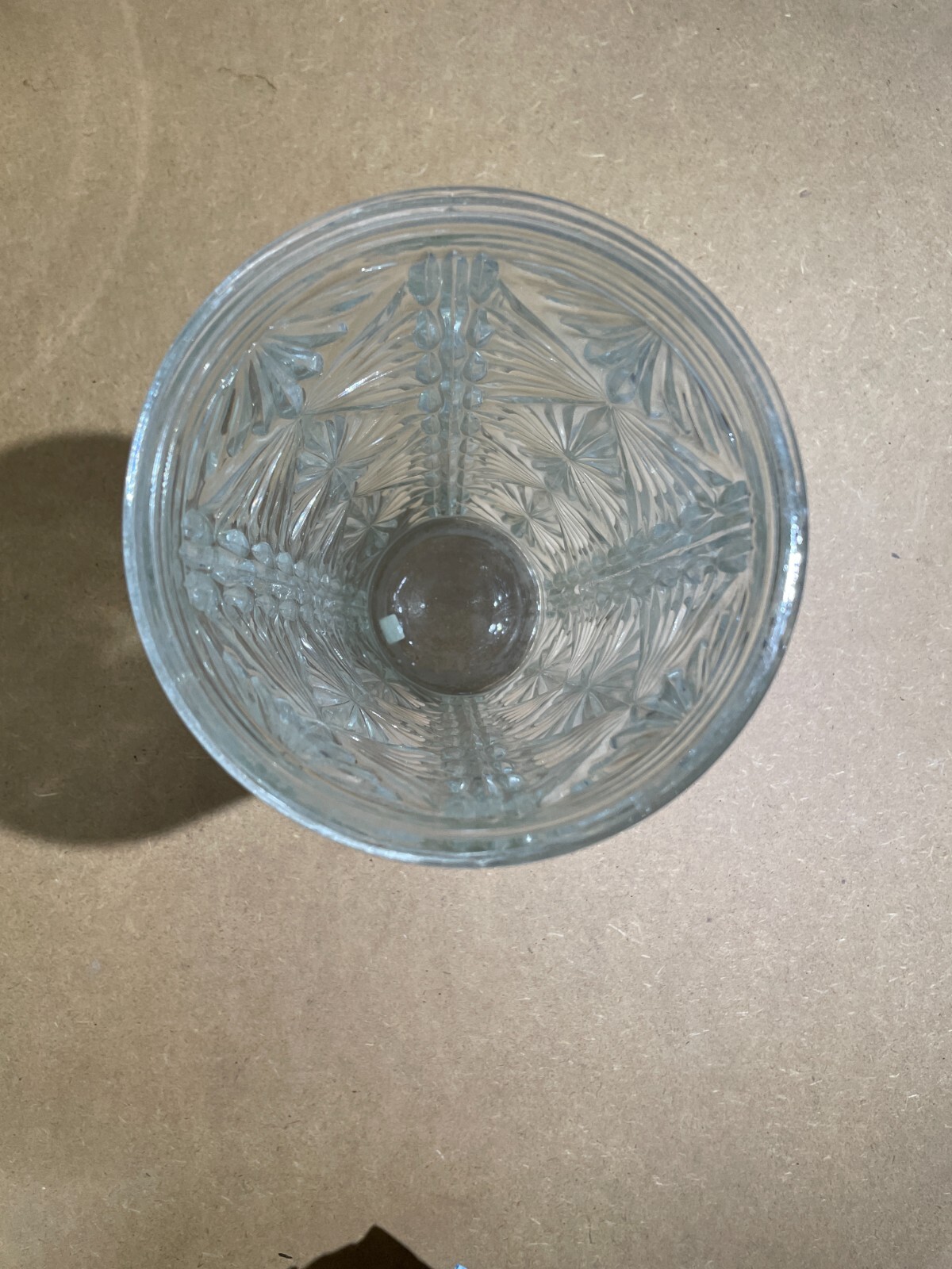 Vaso Portafiori In Vetro Decorato A Rilievo, Anni '50 '60