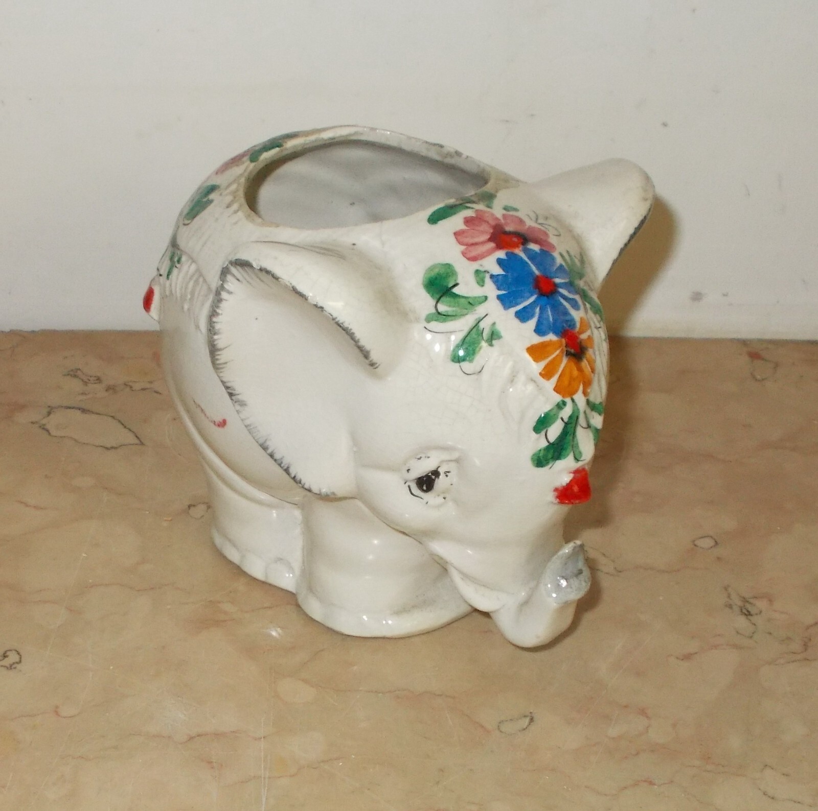 Scultura In Ceramica A Forma Di Elefantino Con Decori Floreali