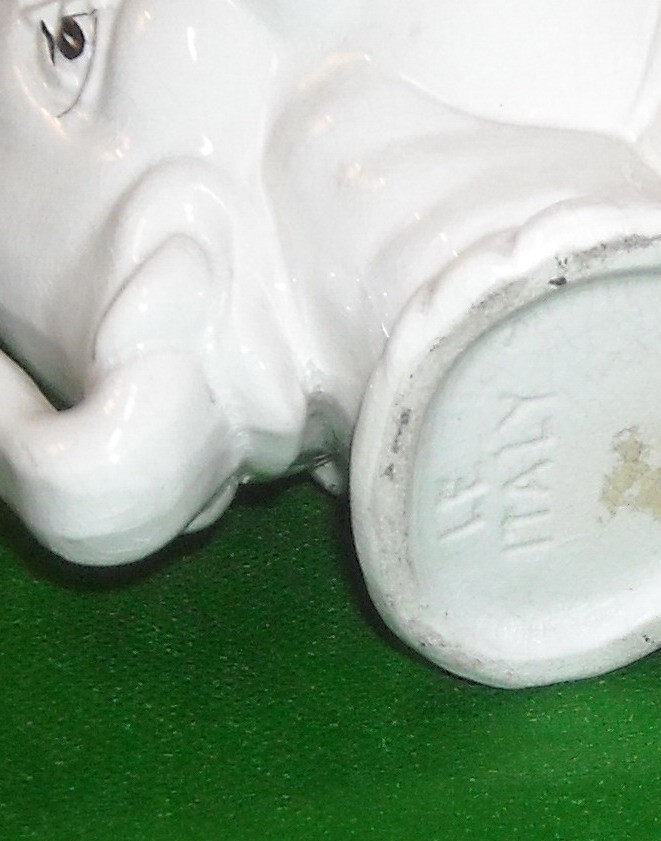 Scultura In Ceramica A Forma Di Elefantino Con Decori Floreali