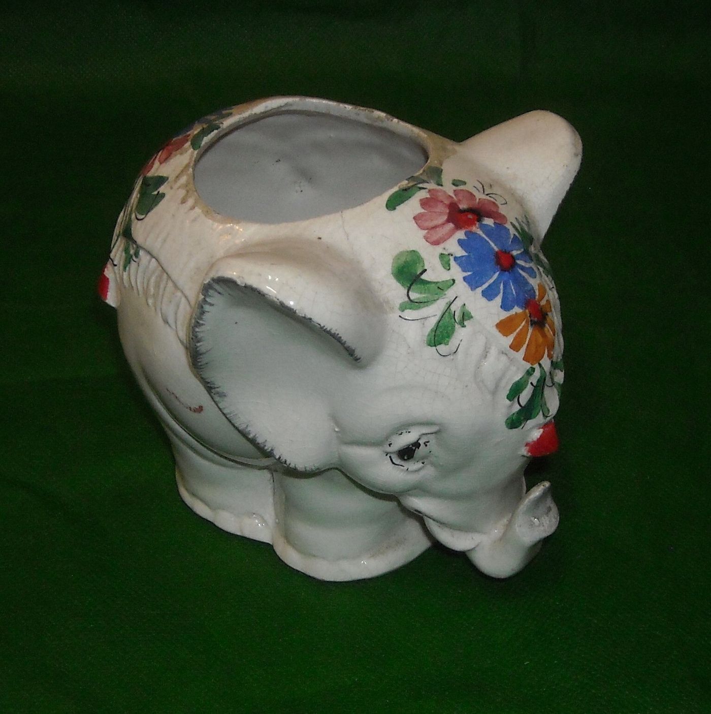 Scultura In Ceramica A Forma Di Elefantino Con Decori Floreali