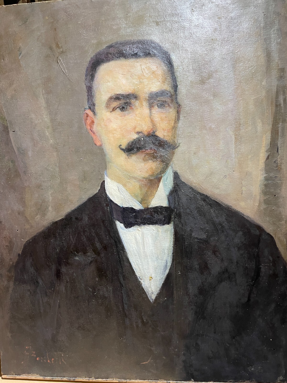 Arte: Pittura, Antico Ritratto Maschile. Uomo Con Baffi, Opera Firmata