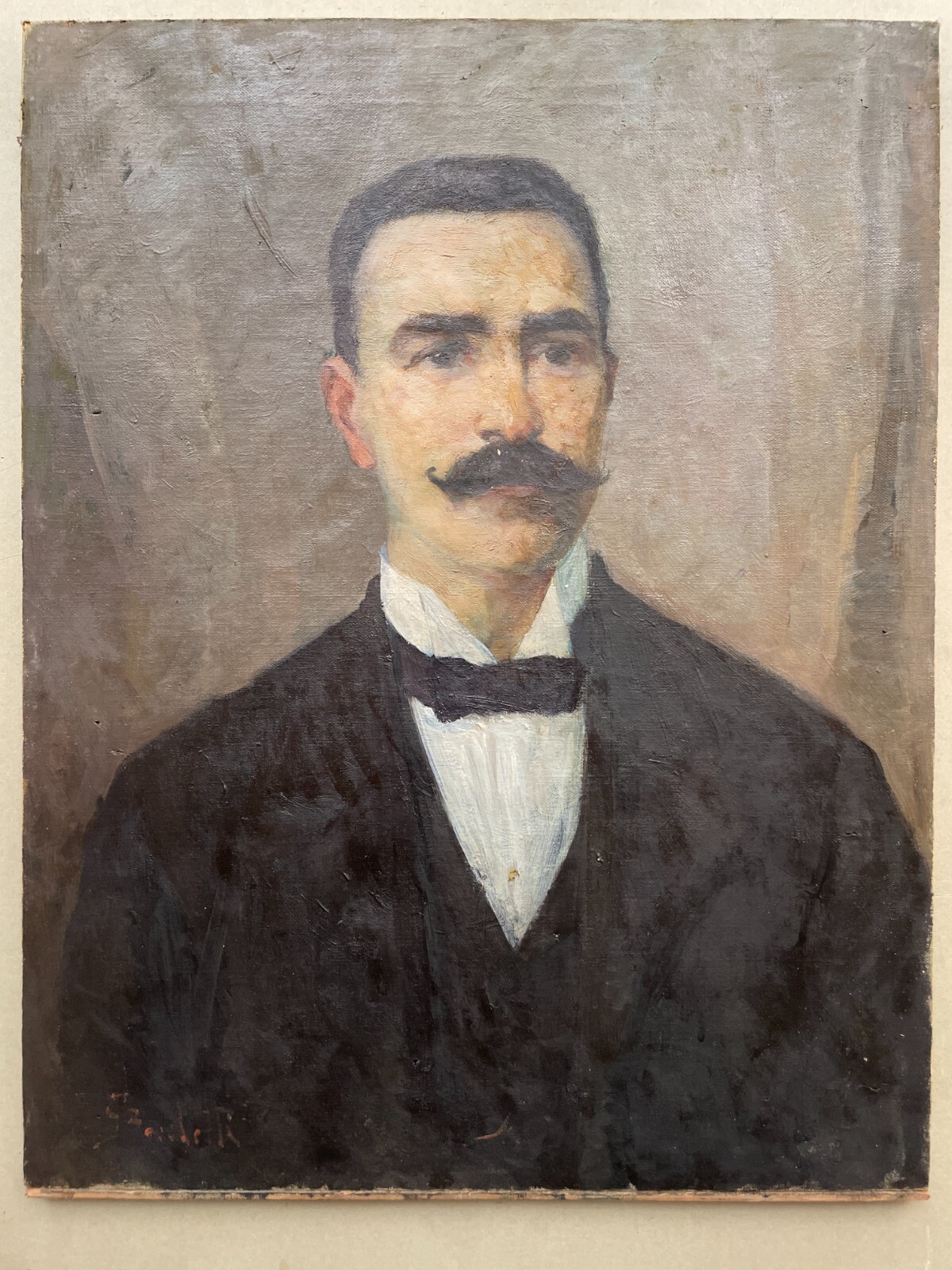 Arte: Pittura, Antico Ritratto Maschile. Uomo Con Baffi, Opera Firmata