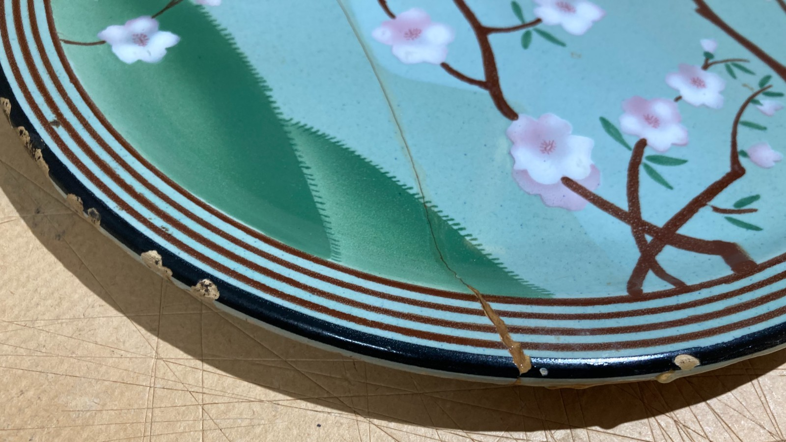 Ceramiche Da Collezione: Abruzzo, Pescara, M.A.D.A., Polci, Piatto Da Restaurare Floreale
