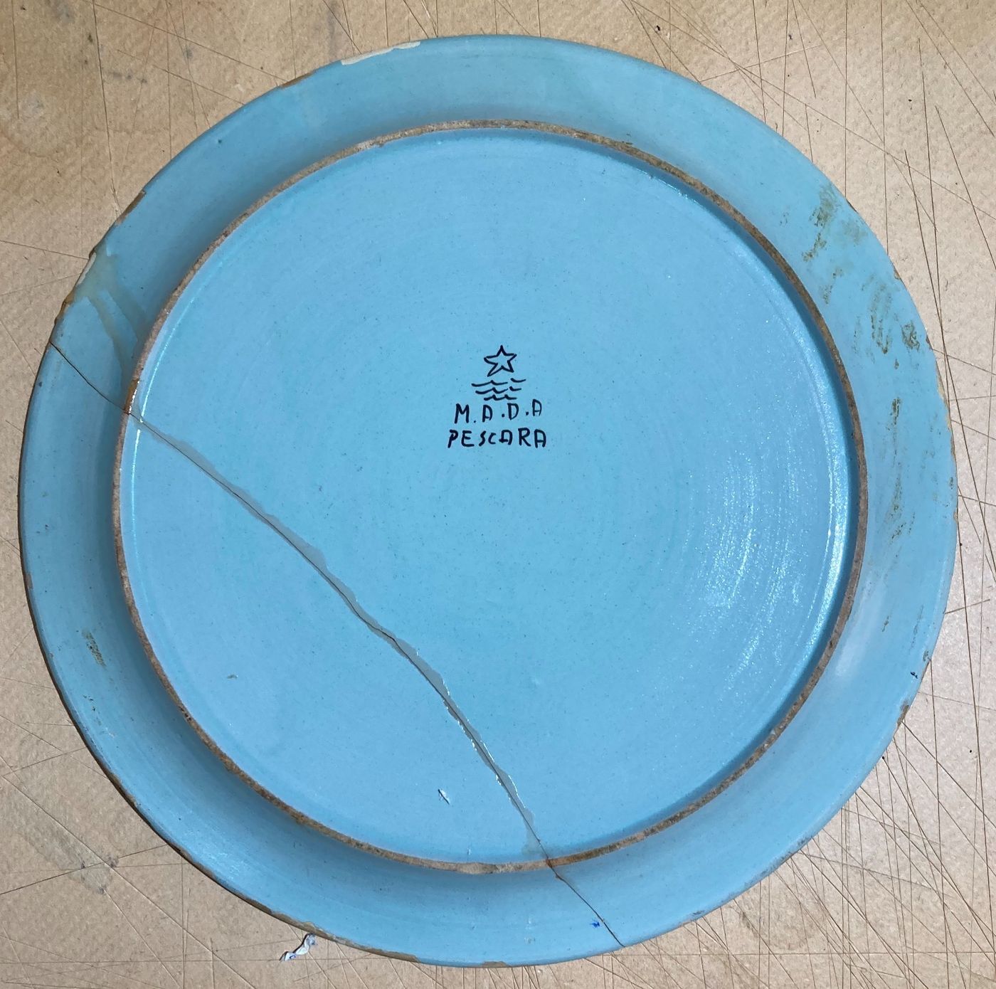 Ceramiche Da Collezione: Abruzzo, Pescara, M.A.D.A., Polci, Piatto Da Restaurare Floreale
