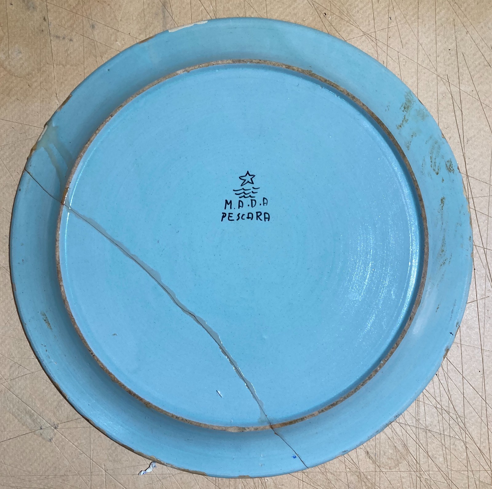 Ceramiche Da Collezione: Abruzzo, Pescara, M.A.D.A., Polci, Piatto Da Restaurare Floreale