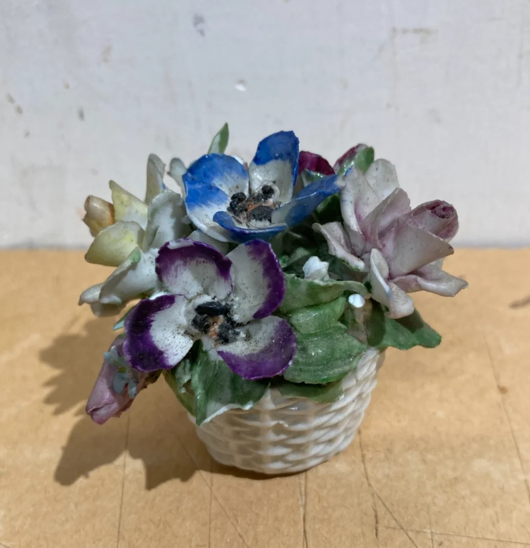 Small Capodimonte Porcelain Sculpture: Basket with Flowers