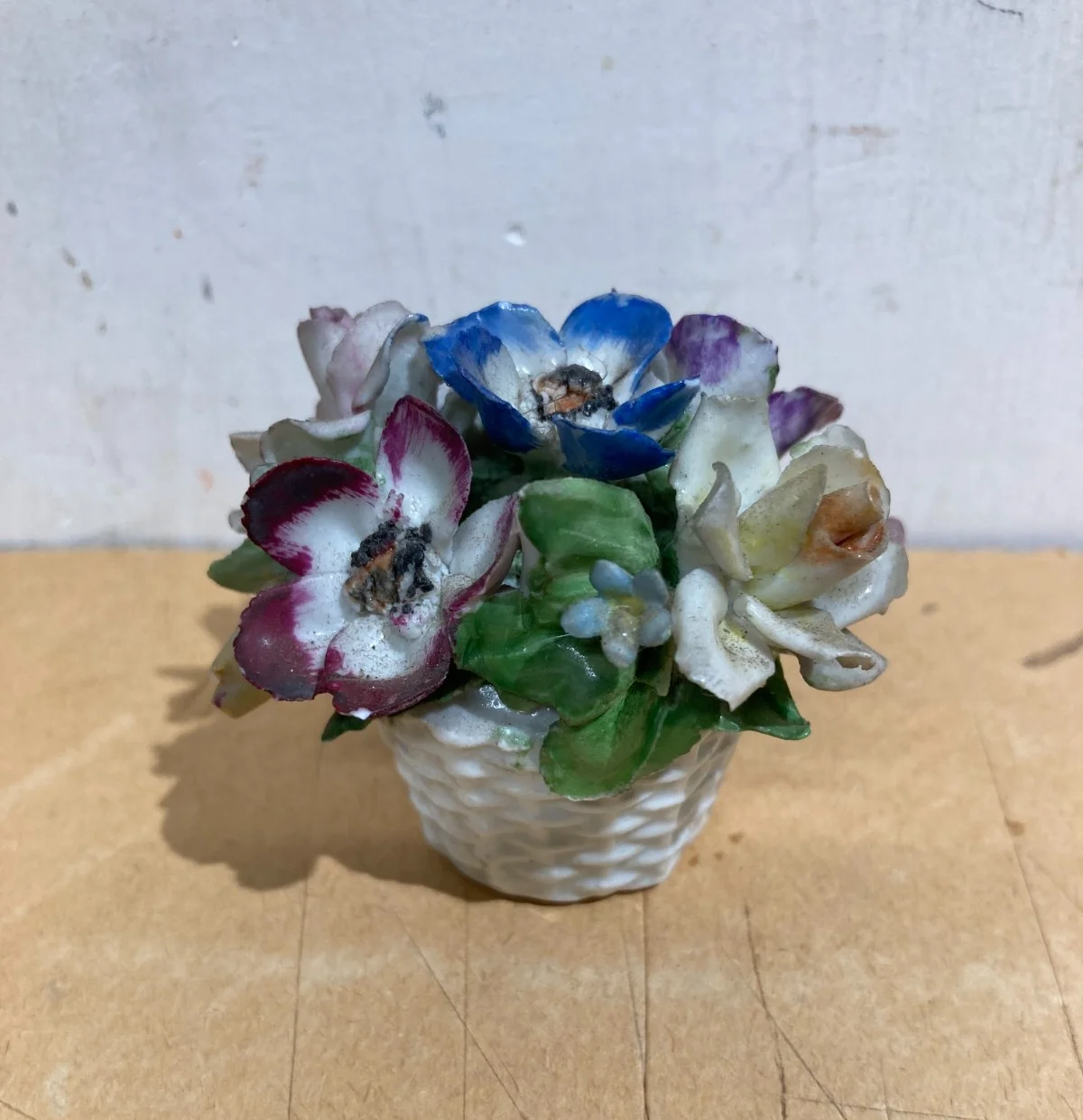 Small Capodimonte Porcelain Sculpture: Basket with Flowers