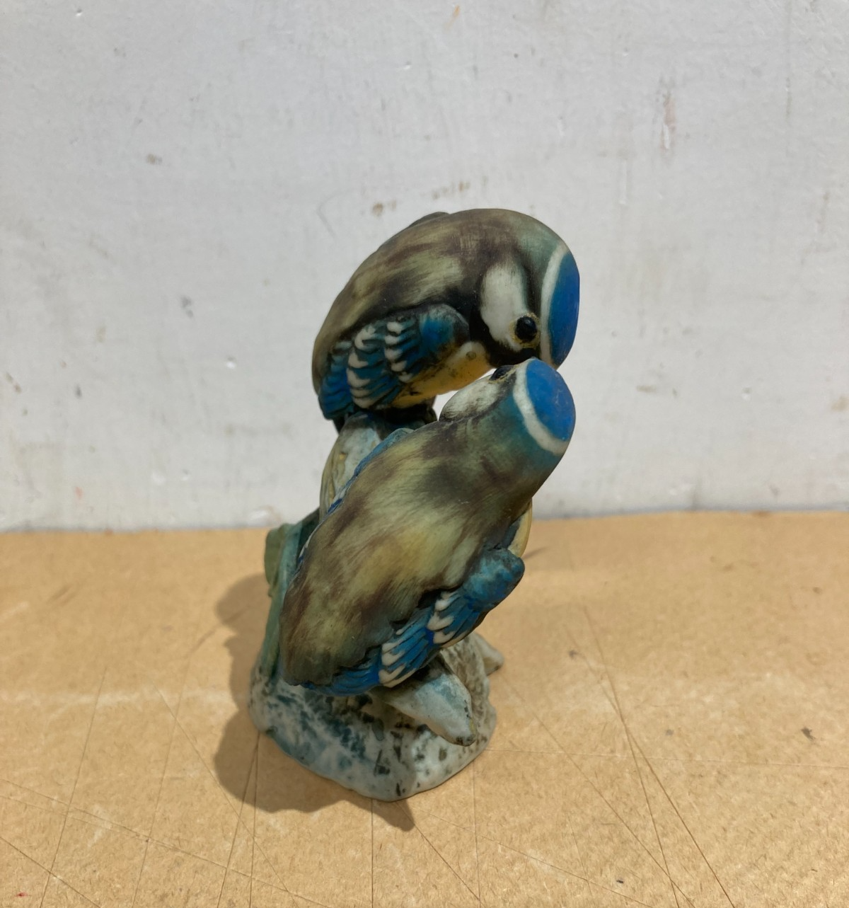 Scultura In Bisquit Con Coppia Di Uccellini Variopinti