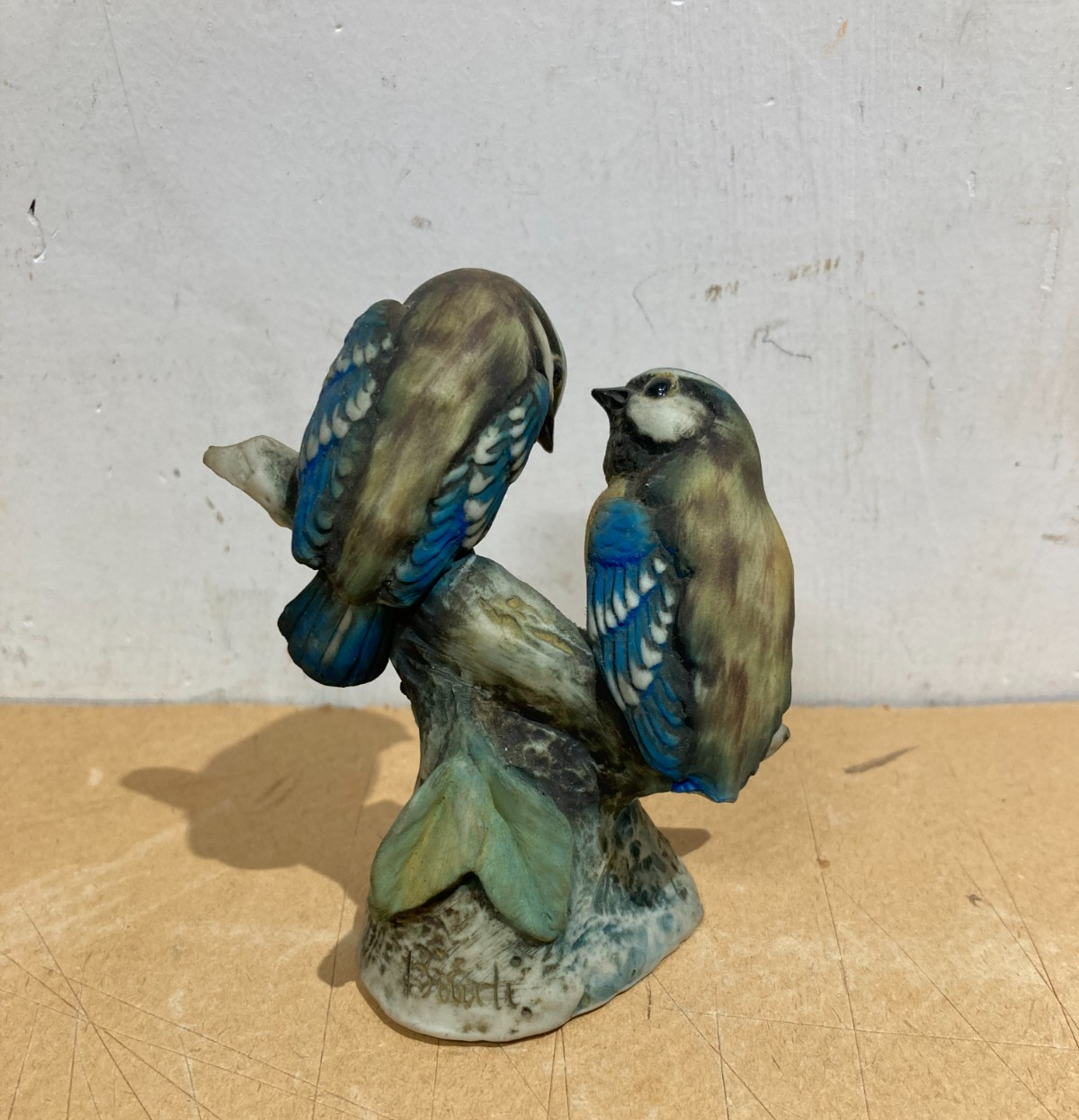Scultura In Bisquit Con Coppia Di Uccellini Variopinti