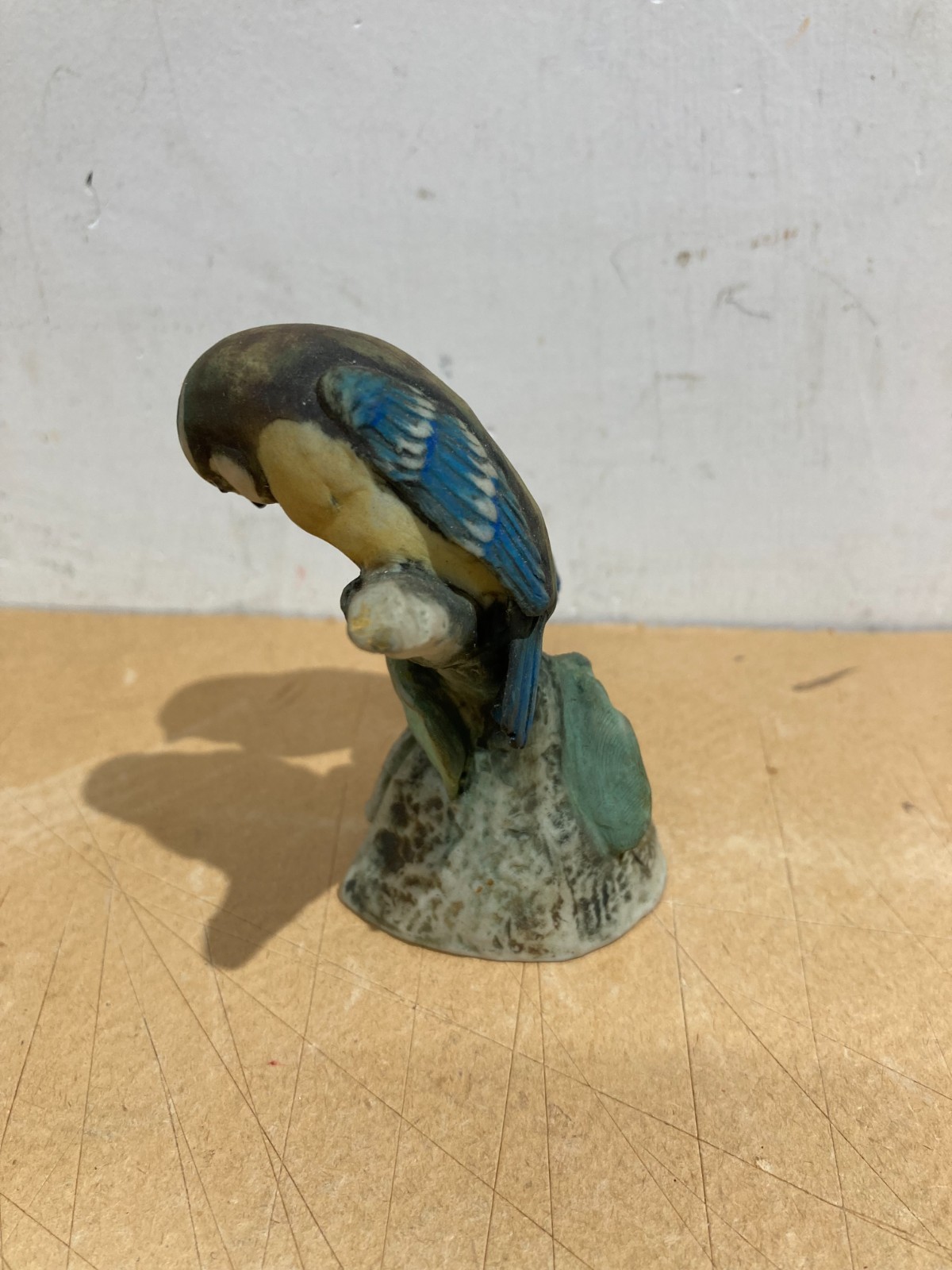 Scultura In Bisquit Con Coppia Di Uccellini Variopinti