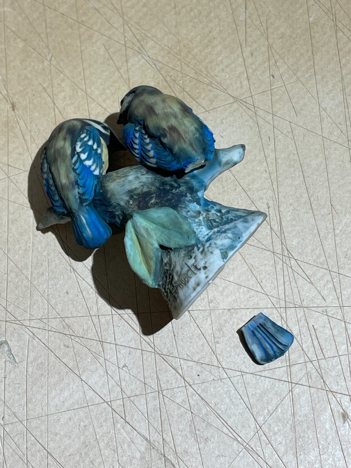Scultura In Bisquit Con Coppia Di Uccellini Variopinti