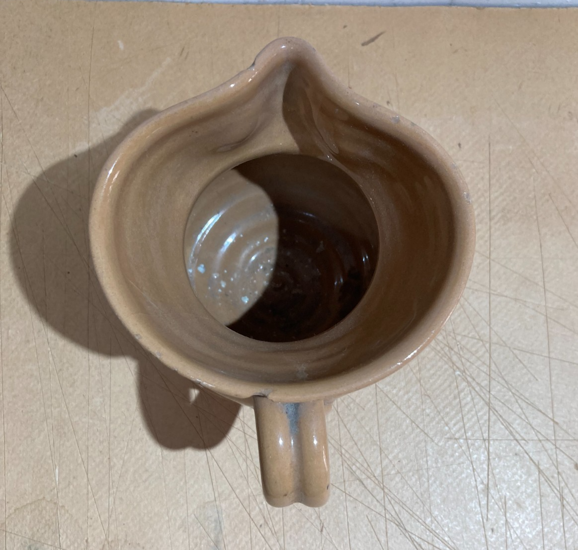 Boccale Da Vino In Ceramica Decorata Con Grappoli d'Uva, Manifattura Di Nove