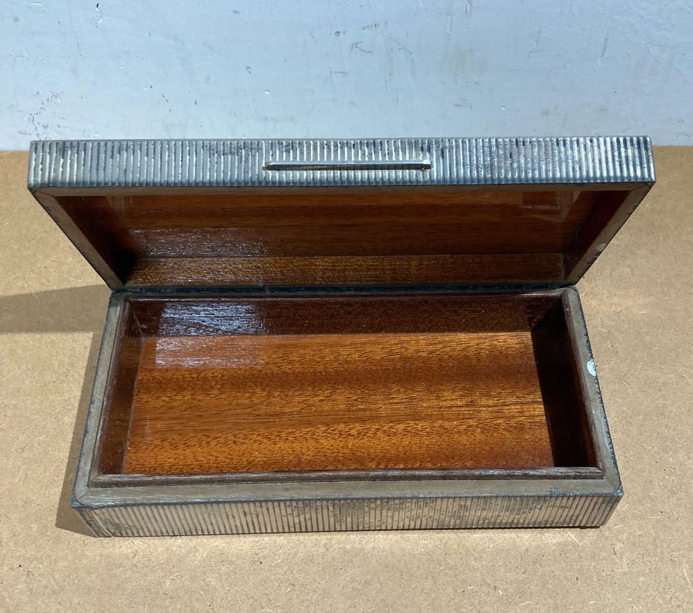 Cofanetto Decorativo In Metallo Argentato E Legno (metà Del Novecento)