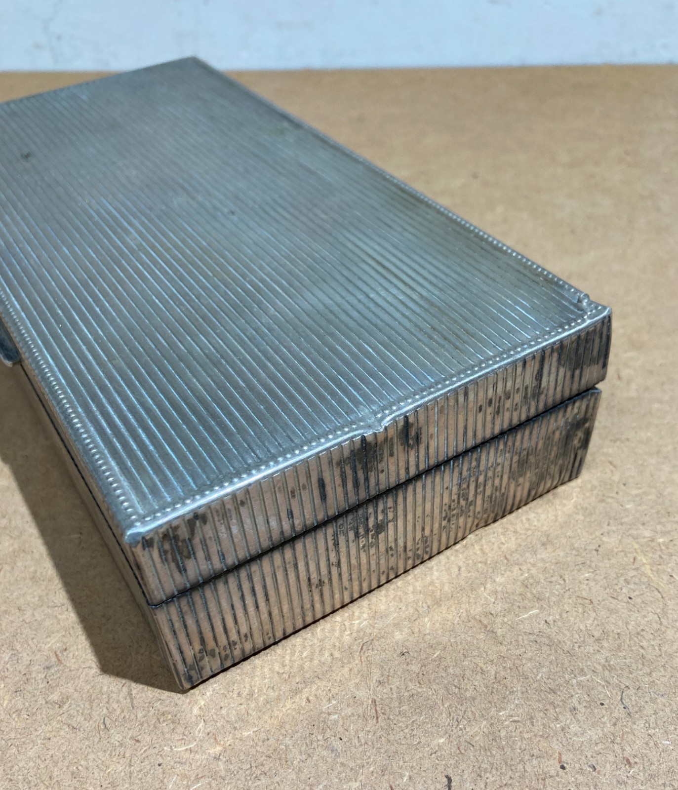 Cofanetto Decorativo In Metallo Argentato E Legno (metà Del Novecento)