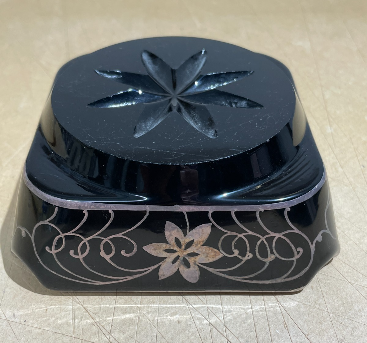 Posacenere d'Epoca In Vetro Bruno Laminato In Argento