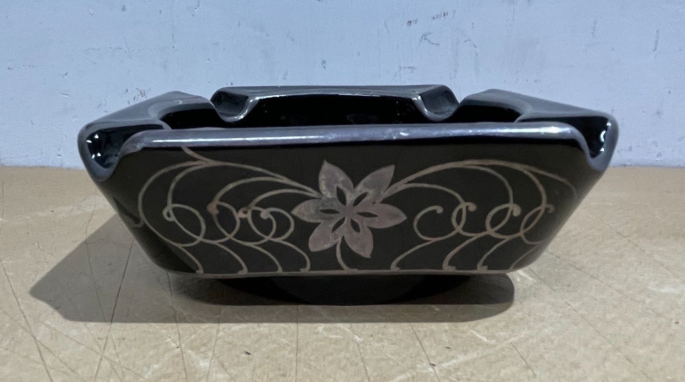 Posacenere d'Epoca In Vetro Bruno Laminato In Argento