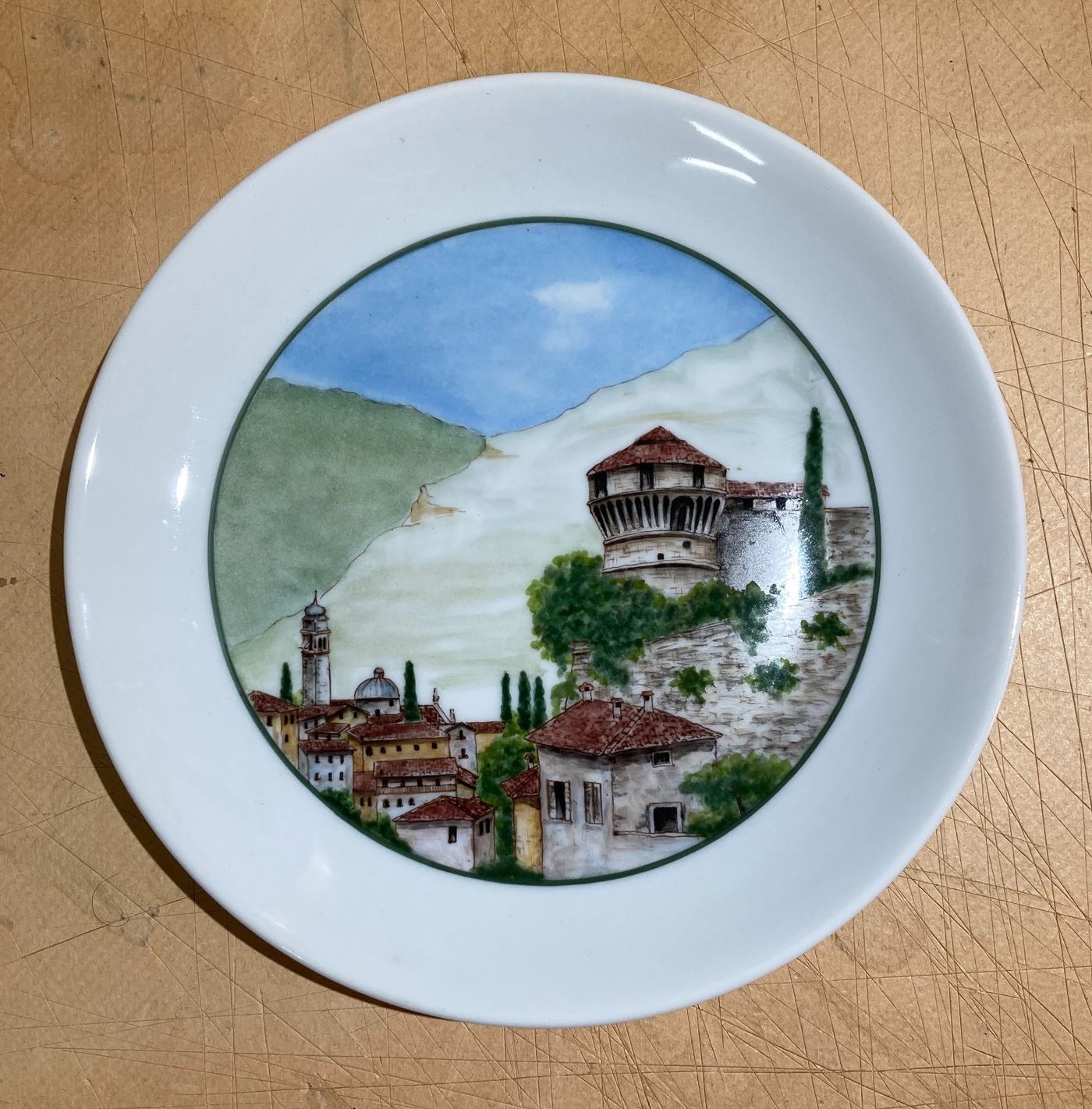 Rovereto, Il Castello. Veduta Panoramica Su Piatto In Porcellana Dipinta