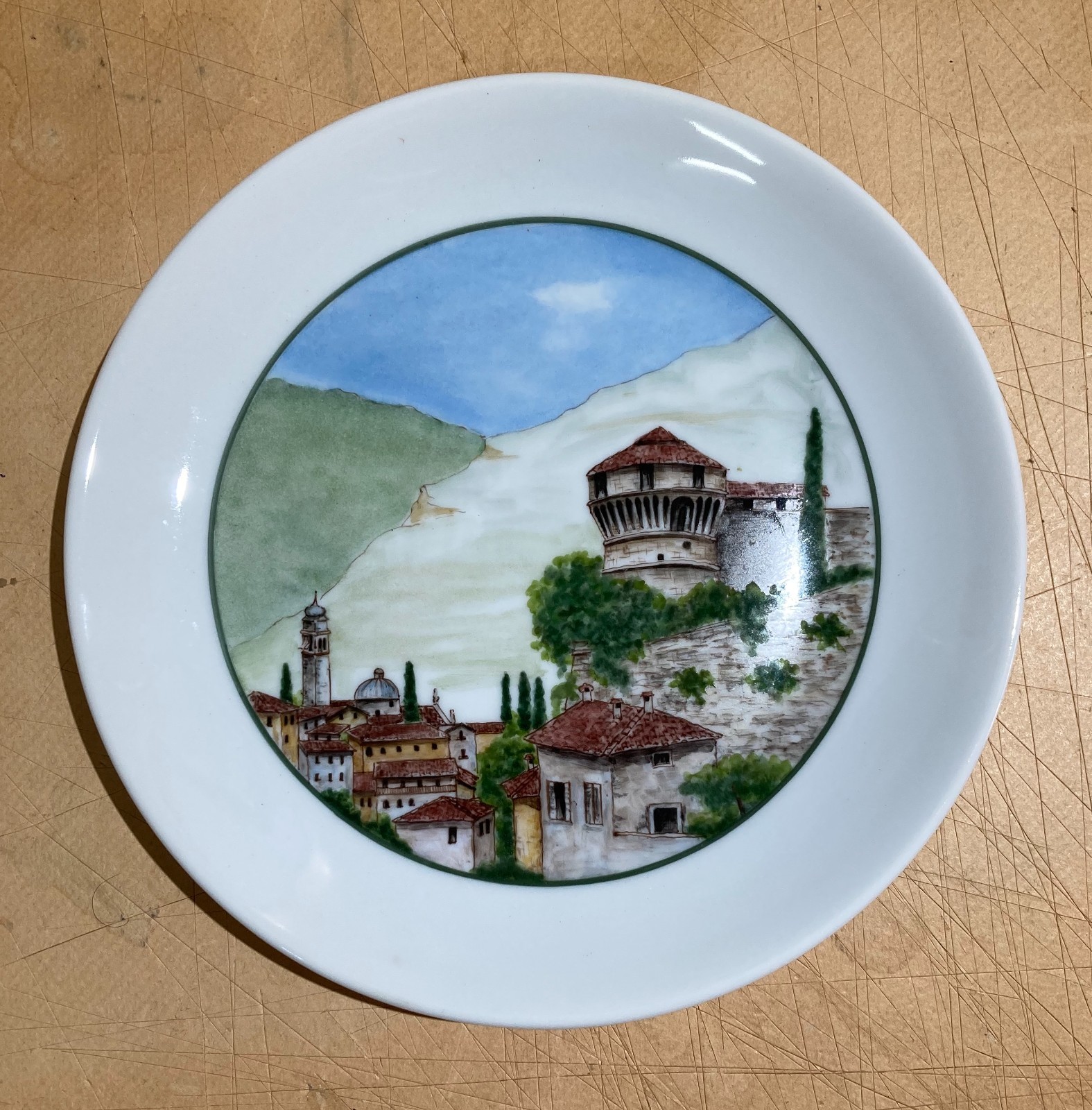 Rovereto, Il Castello. Veduta Panoramica Su Piatto In Porcellana Dipinta