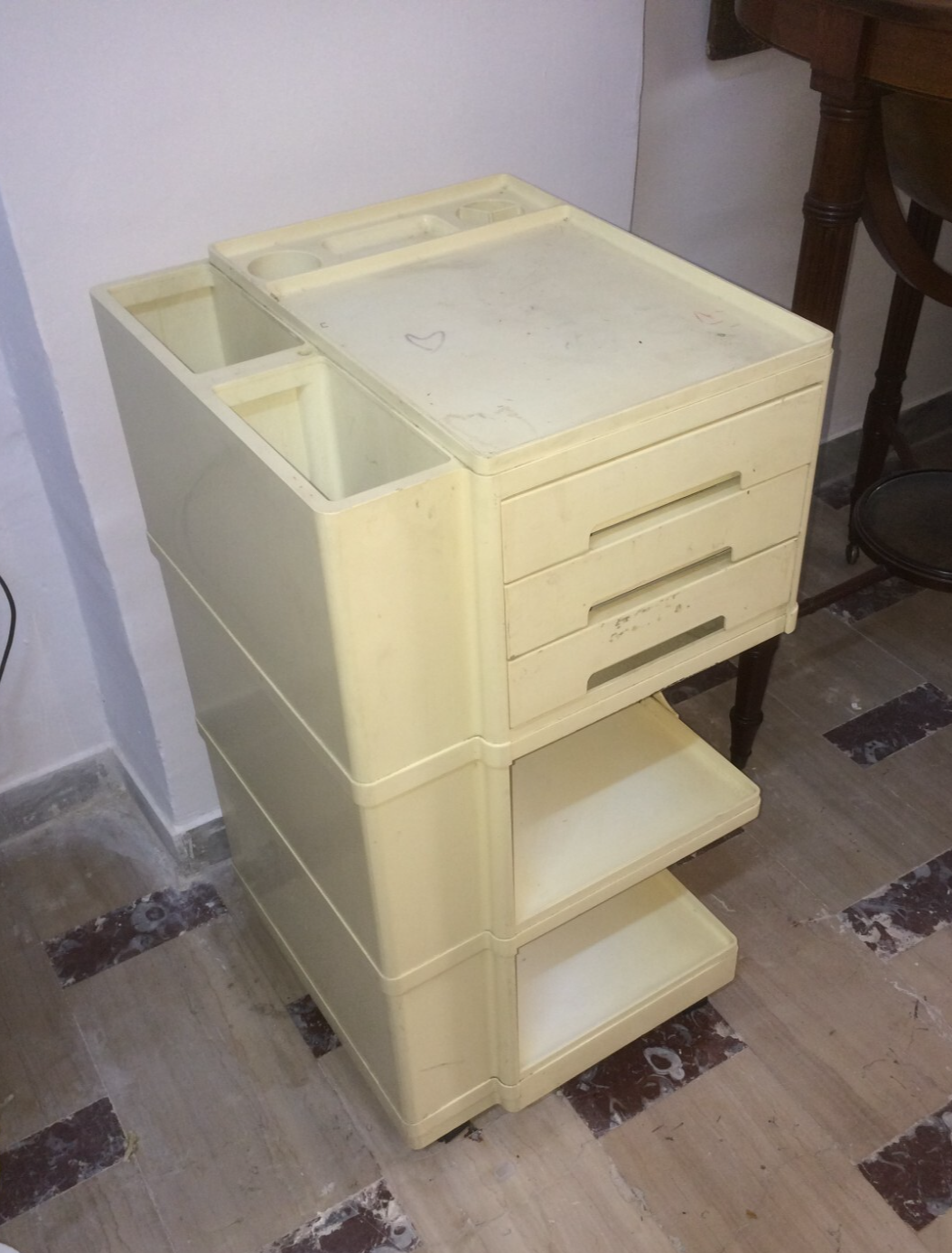 Carrello Da Ufficio Polistile Di Giovanni Pelis Per Neolt