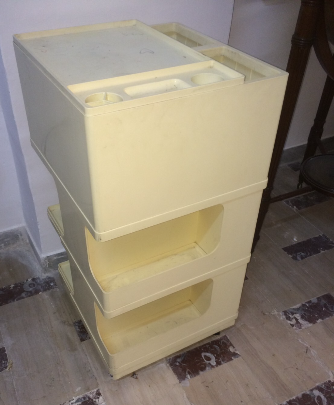 Carrello Da Ufficio Polistile Di Giovanni Pelis Per Neolt