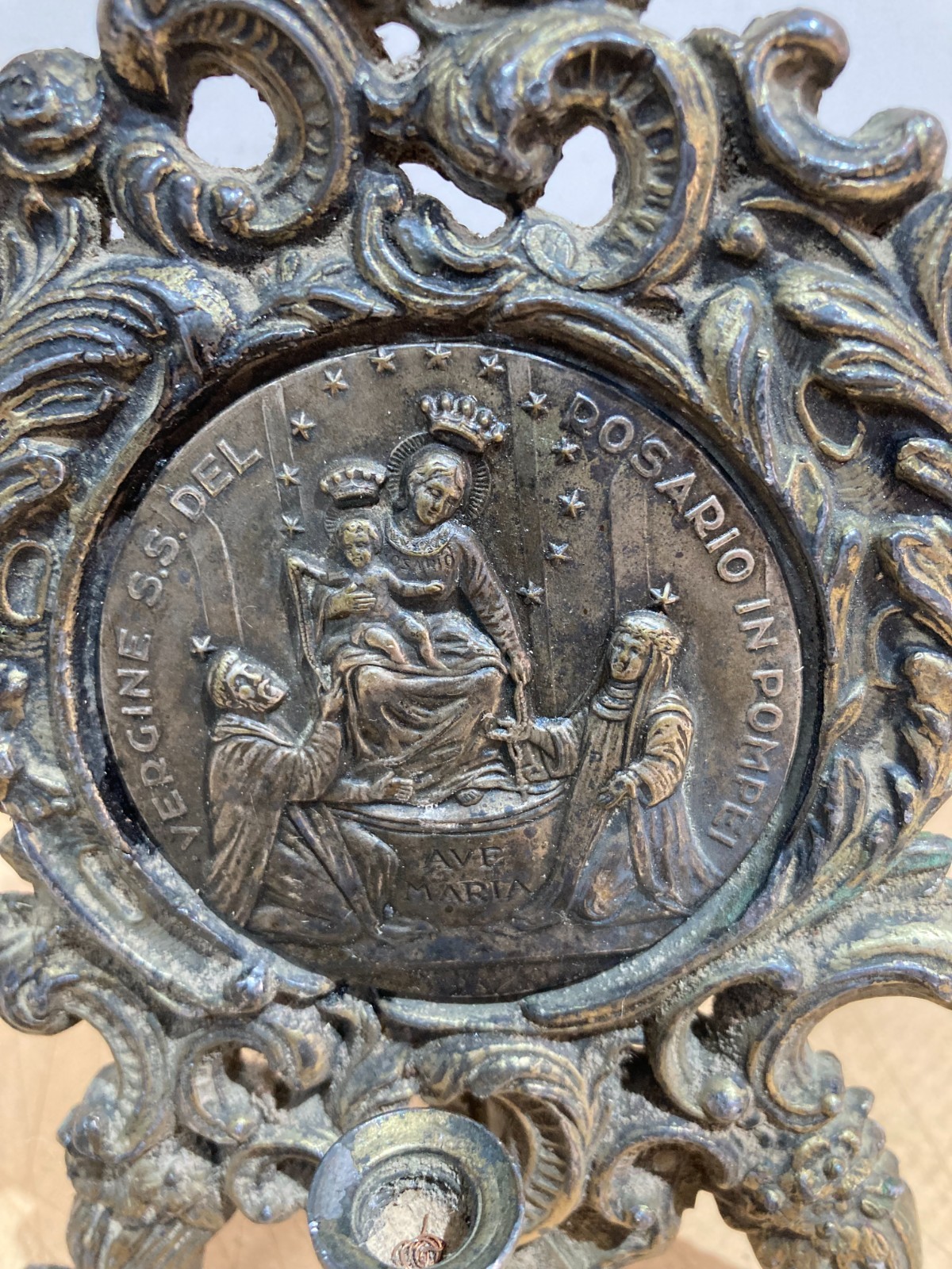 Iconografia Popolare Devozionale: Madonna Del Rosario Di Pompei, Placchetta Sbalzata
