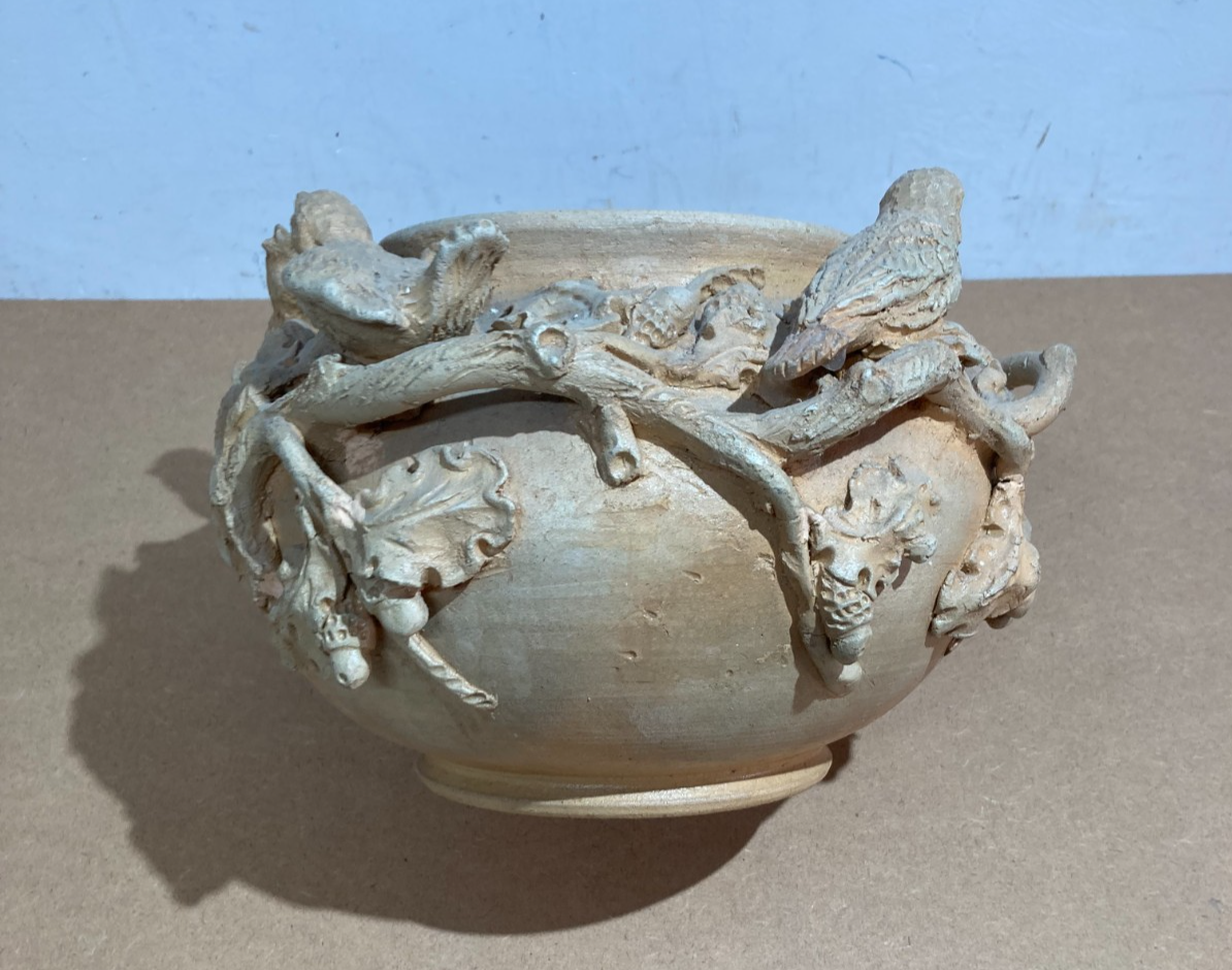 Arti Decorative Del '900: Soprammobile Artistico, Vaso Con Uccellini E Ghiande