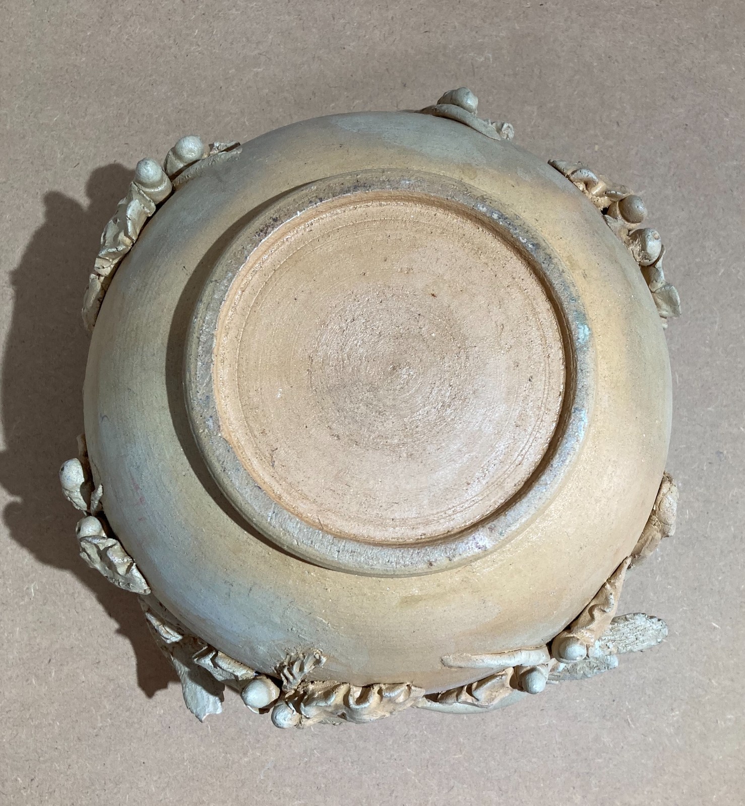 Arti Decorative Del '900: Soprammobile Artistico, Vaso Con Uccellini E Ghiande