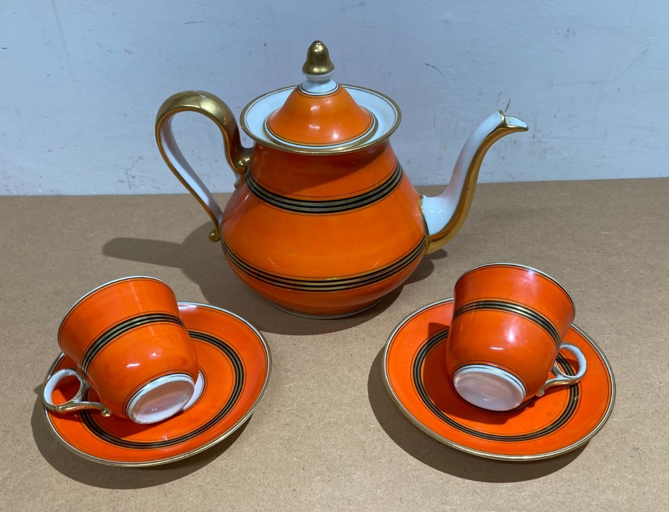 Decorativi Soprammobili: Porcellana Da Collezione   Caffettiera Con Due Tazze