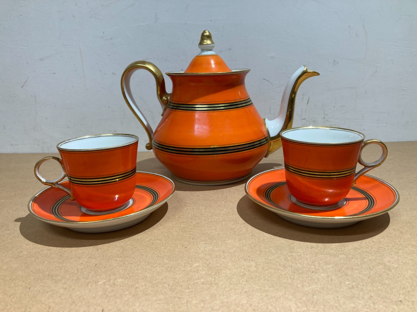 Decorativi Soprammobili: Porcellana Da Collezione   Caffettiera Con Due Tazze