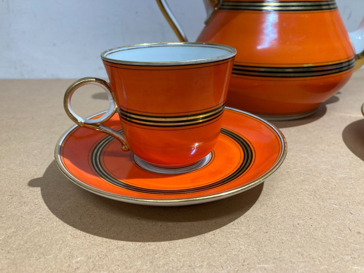 Decorativi Soprammobili: Porcellana Da Collezione   Caffettiera Con Due Tazze
