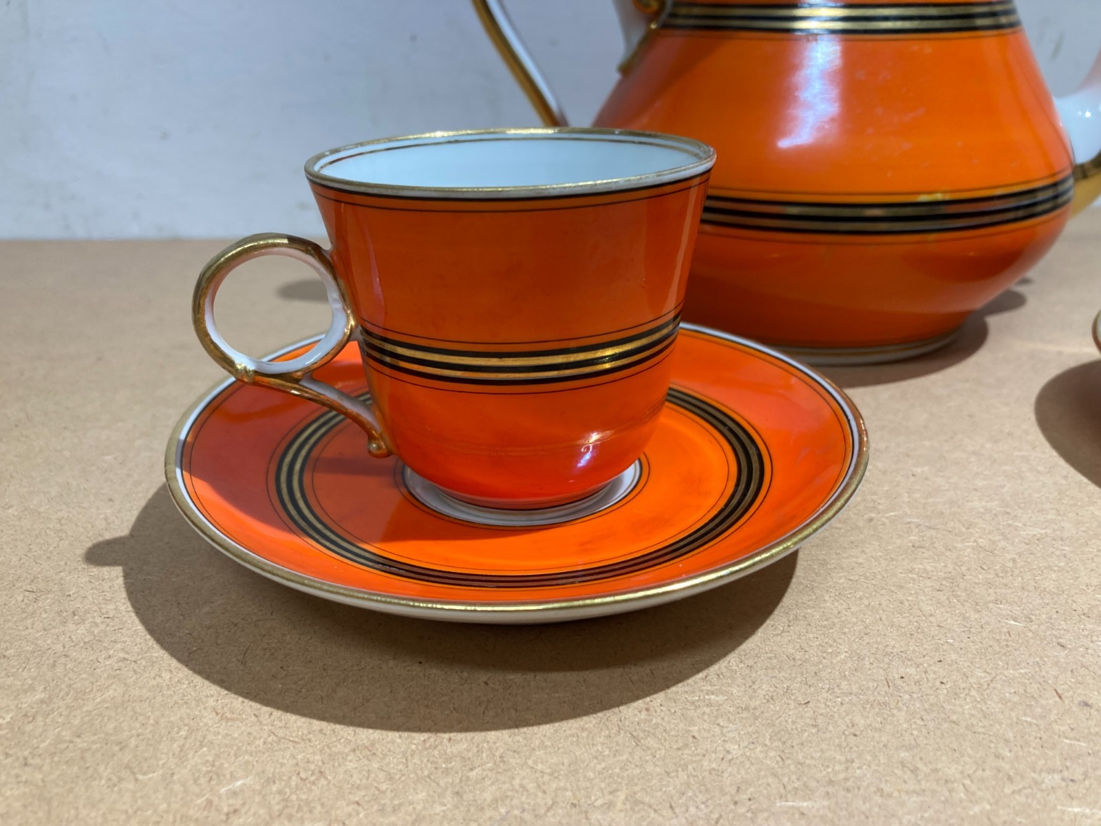 Decorativi Soprammobili: Porcellana Da Collezione   Caffettiera Con Due Tazze
