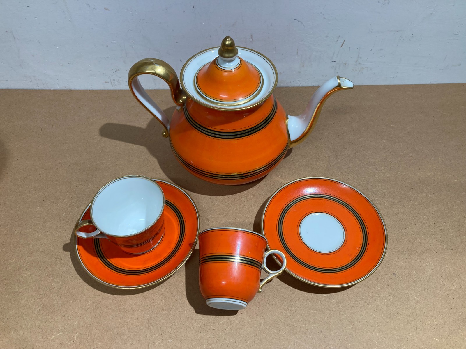 Decorativi Soprammobili: Porcellana Da Collezione   Caffettiera Con Due Tazze