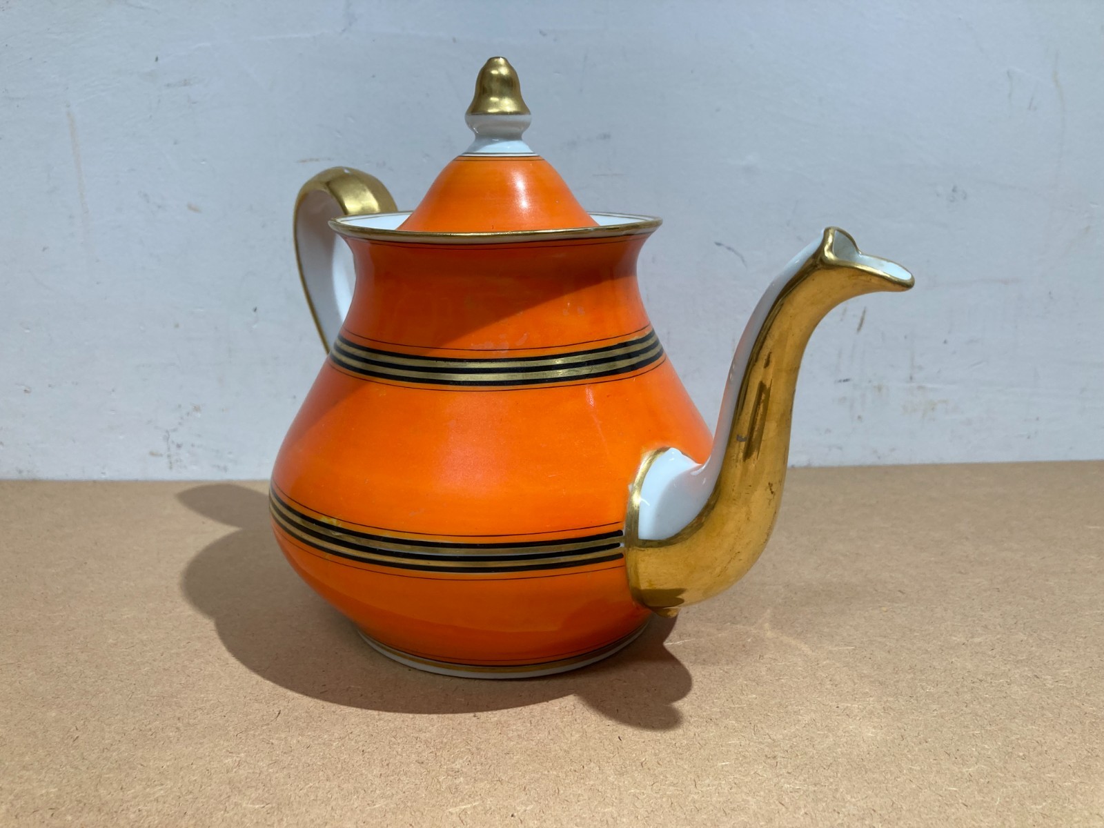 Decorativi Soprammobili: Porcellana Da Collezione   Caffettiera Con Due Tazze