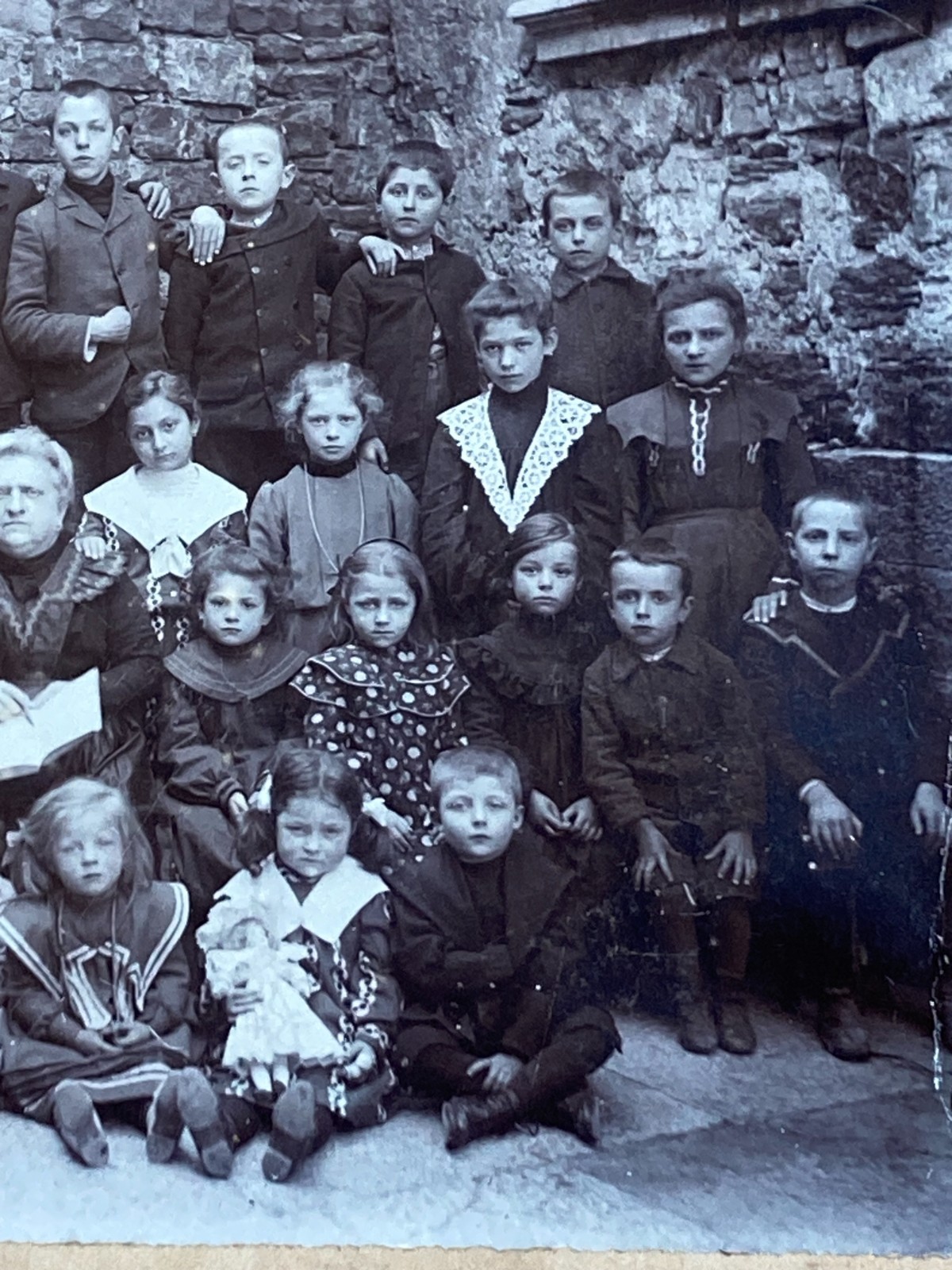 Napoli Baia: Folklore E Antica Fotografia Di Gruppo, 1905