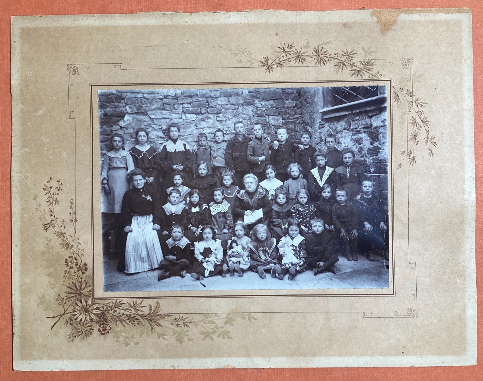 Napoli Baia: Folklore E Antica Fotografia Di Gruppo, 1905