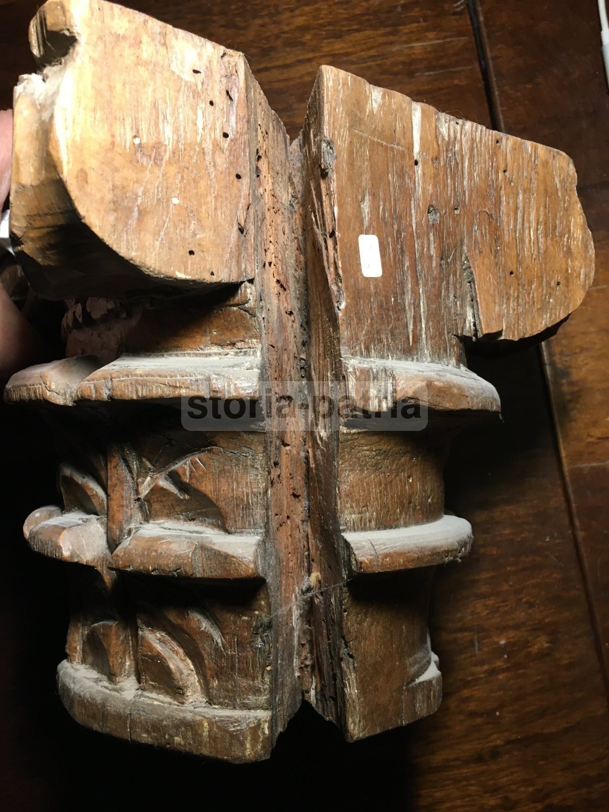 Capitello In Legno Intagliato: Scultura Architettonica Del XVIII Secolo