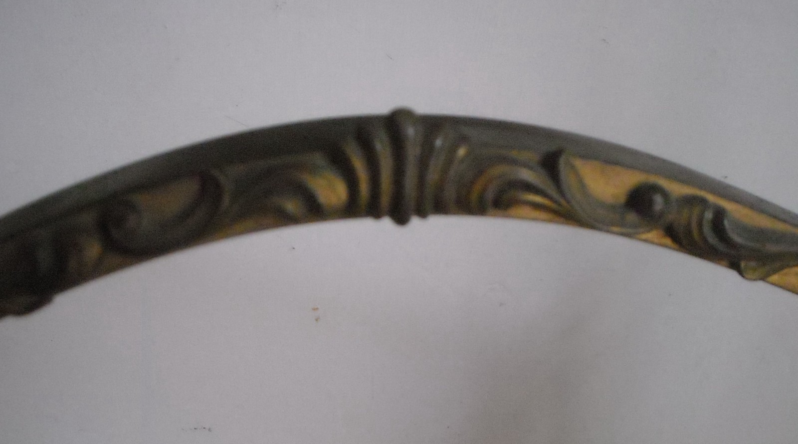Cornice d'Epoca In Ottone Dorato Con Inserti In Vetro E Basi In Marmo
