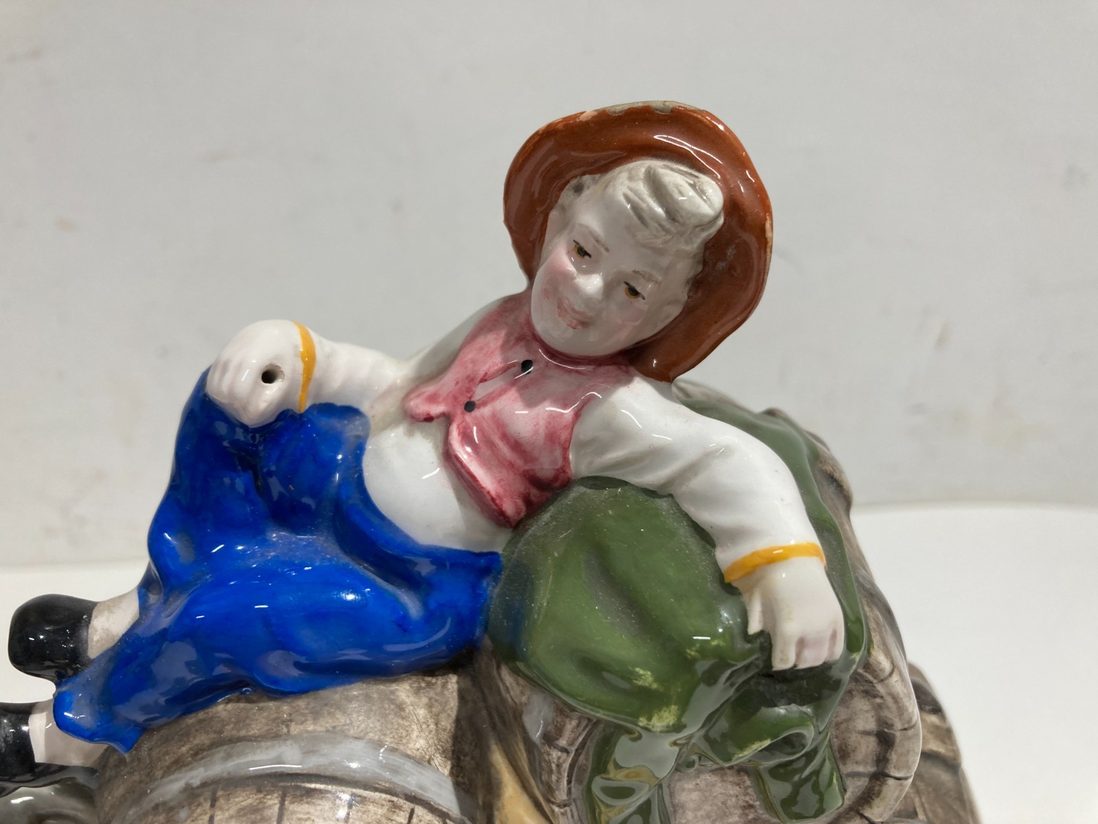 Gruppo Scultoreo In Ceramica Policroma: Carretto Con Botti Di Vino, Marcato