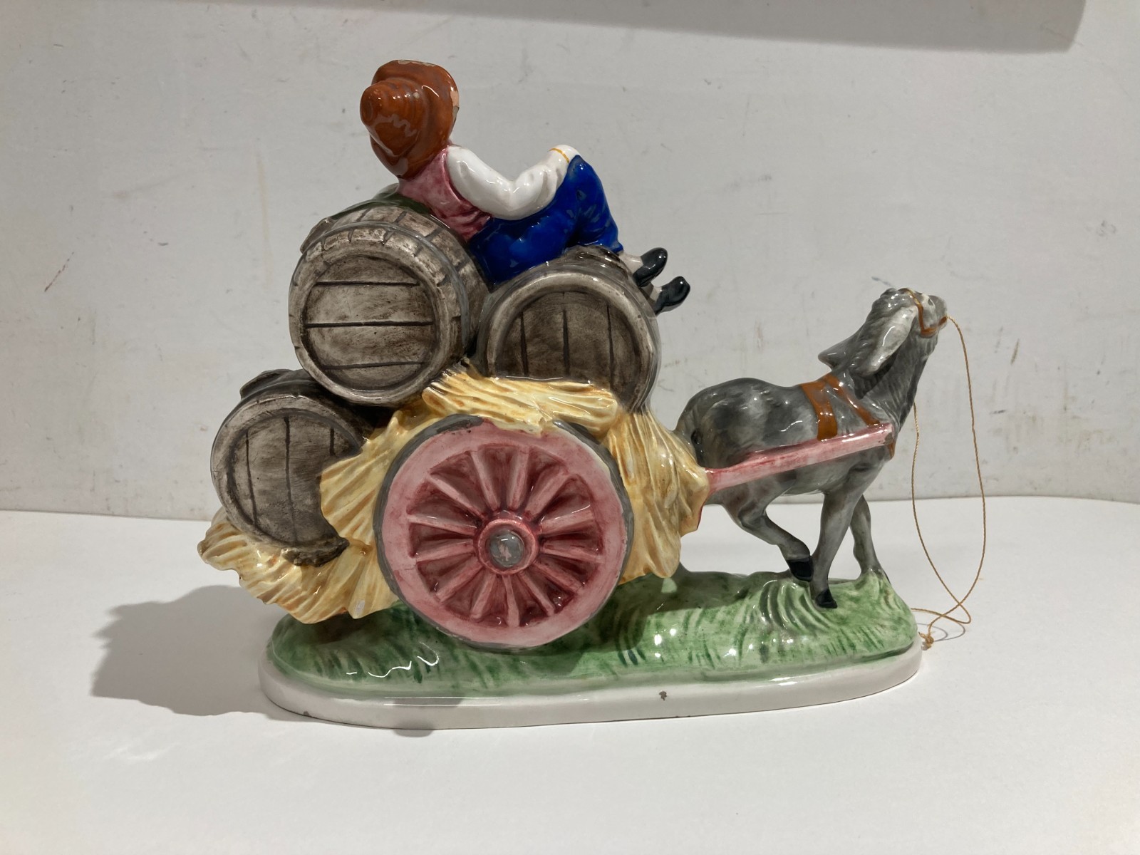 Gruppo Scultoreo In Ceramica Policroma: Carretto Con Botti Di Vino, Marcato